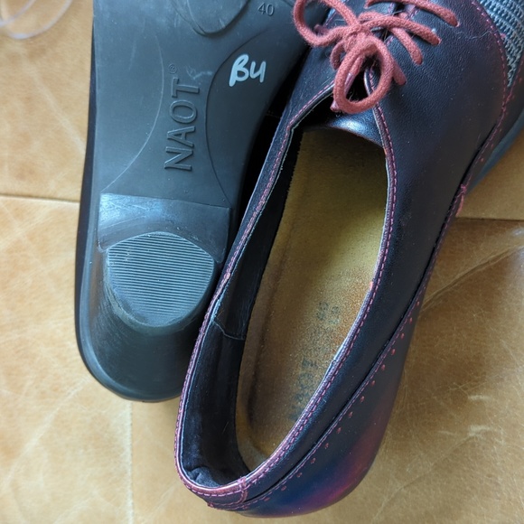 NAOT Feminine Oxfords - Picture 4 of 9